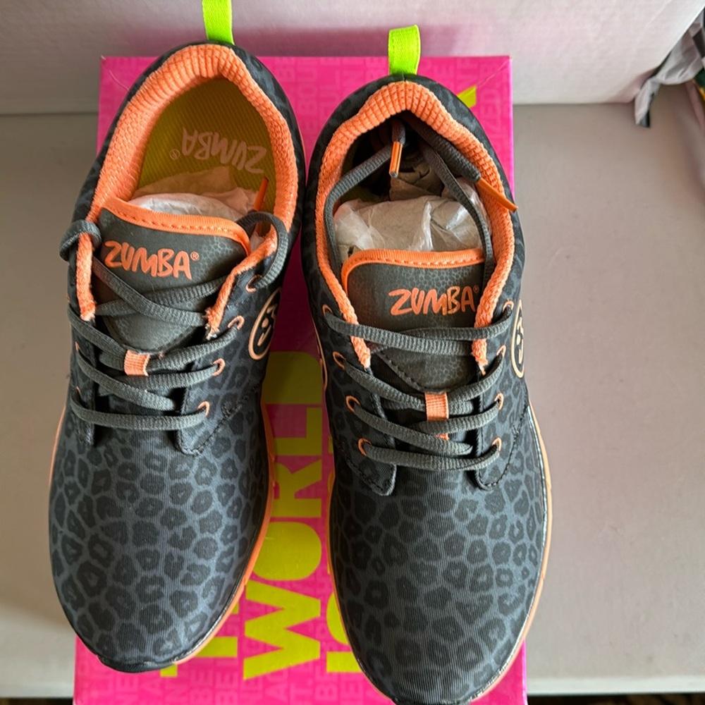 Athletic dance shoes